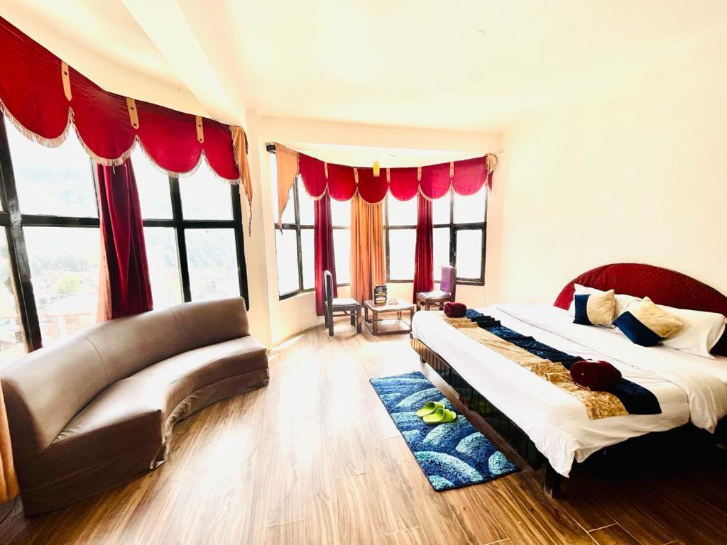 Hadimba Palace - Free Pickup From Volvo Bus Stand Manali (Himachal Pradesh)
