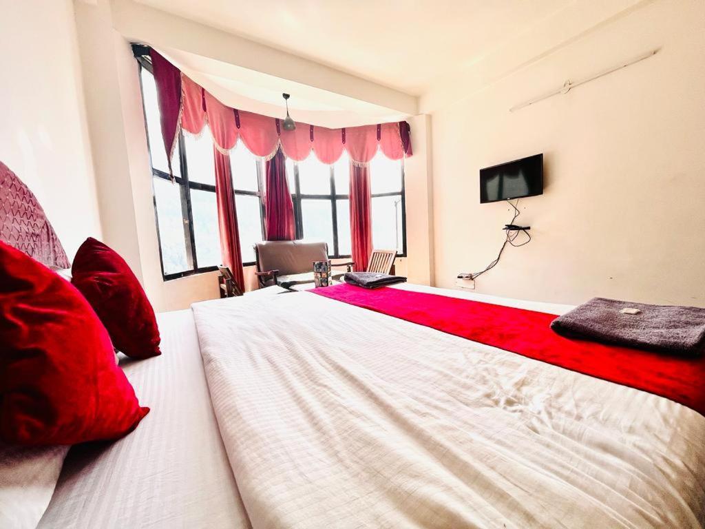 Hadimba Palace - Free Pickup From Volvo Bus Stand Manali (Himachal Pradesh)