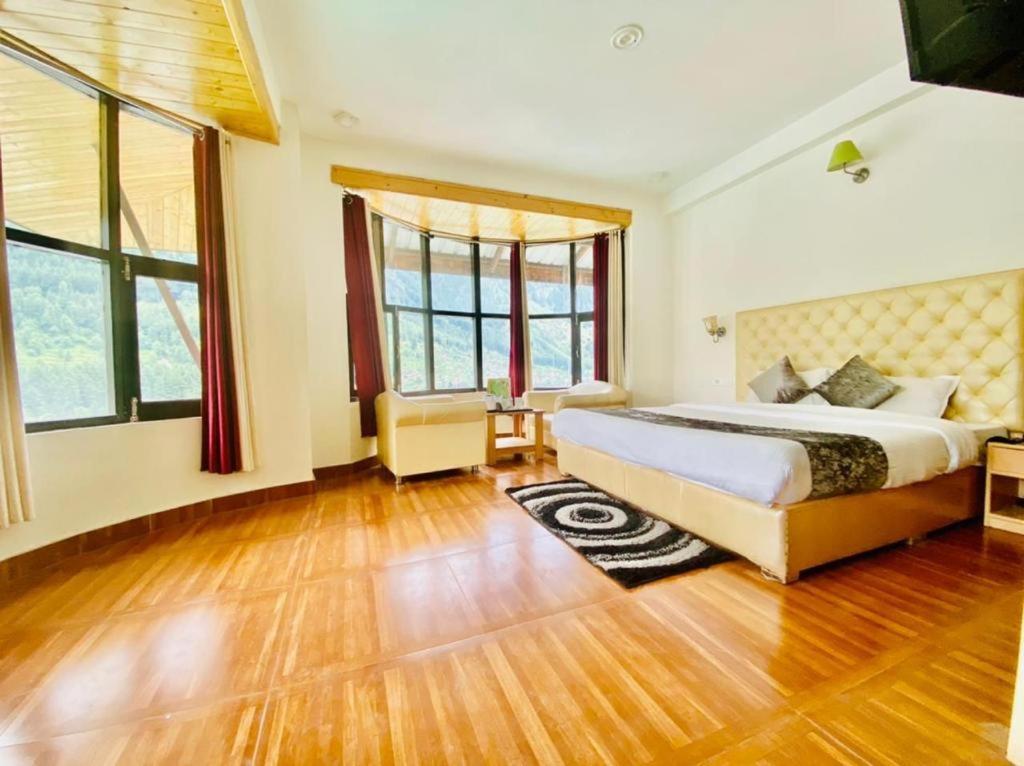 Hotel Hadimba Palace - Free Pickup From Volvo Bus Stand